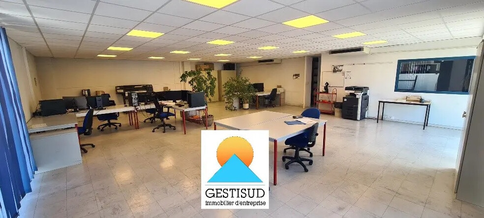 Office in Aubagne for sale - Interior Photo - Image 2 of 6