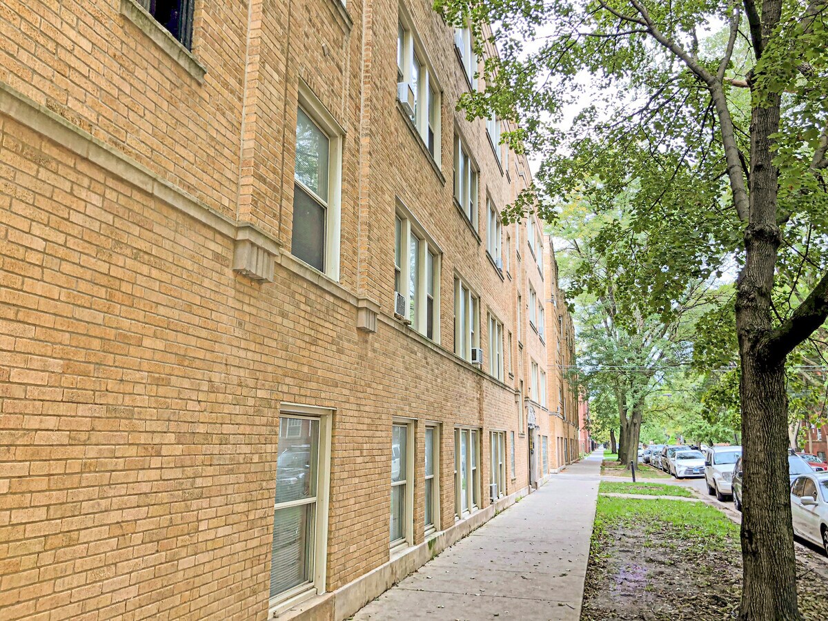 4856 N Albany, Chicago, IL 60625