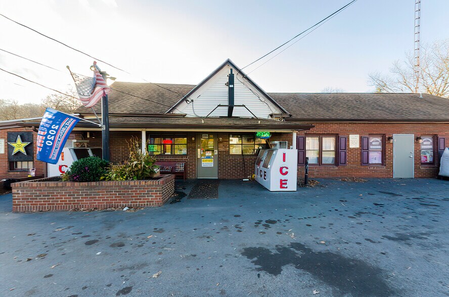 8885 Hedgesville Rd, Hedgesville, WV 25427