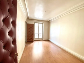Office in Paris for lease Interior Photo- Image 2 of 5