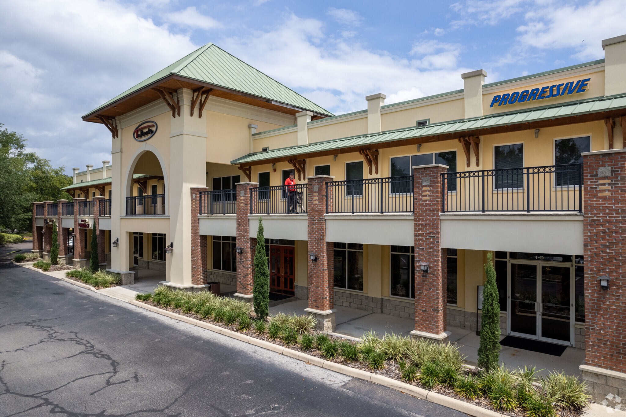 38023842 W Newberry Rd, Gainesville, FL 32607 Plaza Royale