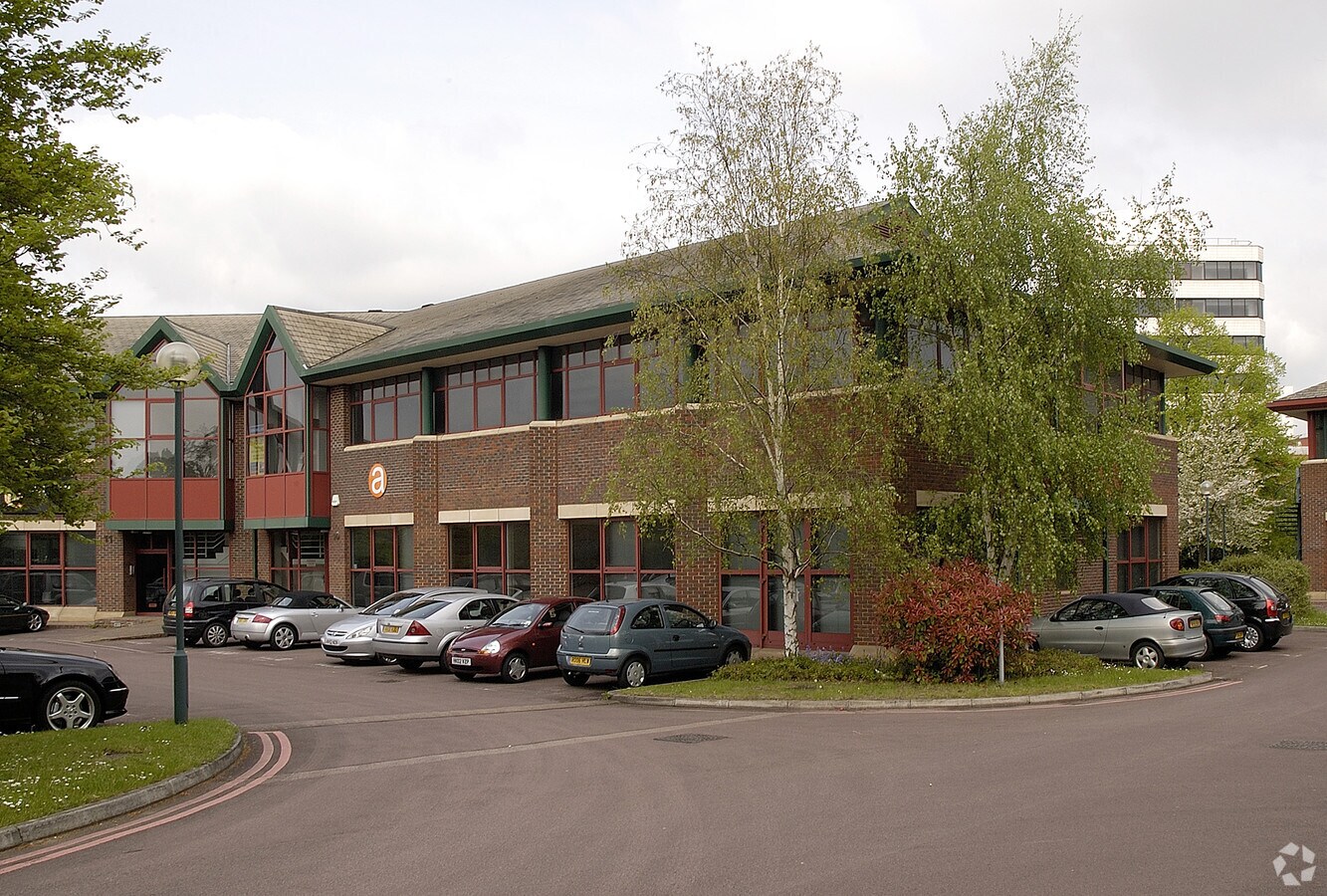 Old Bracknell Ln, Bracknell, BKS RG12 7BW