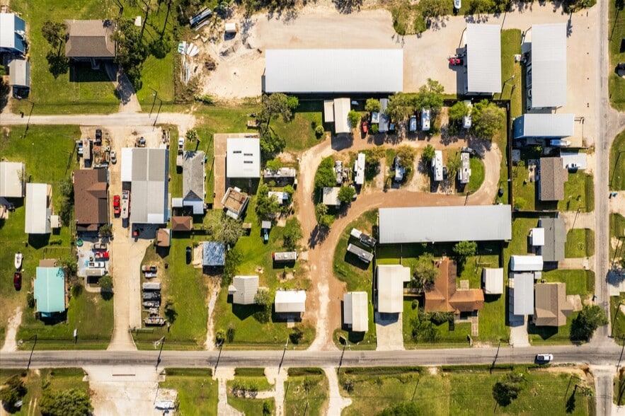 115 Byers Dr, Port O Connor, TX for sale - Building Photo - Image 2 of 37