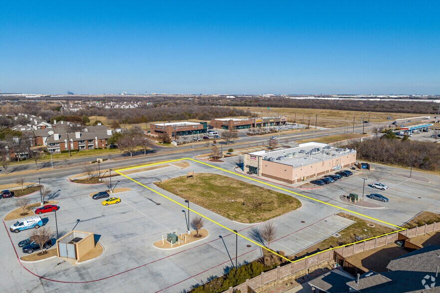 900 E Harwood Rd, Euless, TX 76039