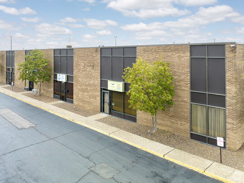 42014217 Produce Rd, Louisville, KY 40218