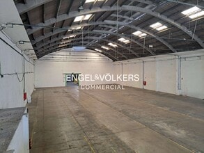 Industrial in L'Hospitalet de Llobregat, Barcelona for lease Interior Photo- Image 2 of 10