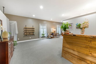 1132 US Route 1 Rt, York, ME for lease Interior Photo- Image 1 of 5