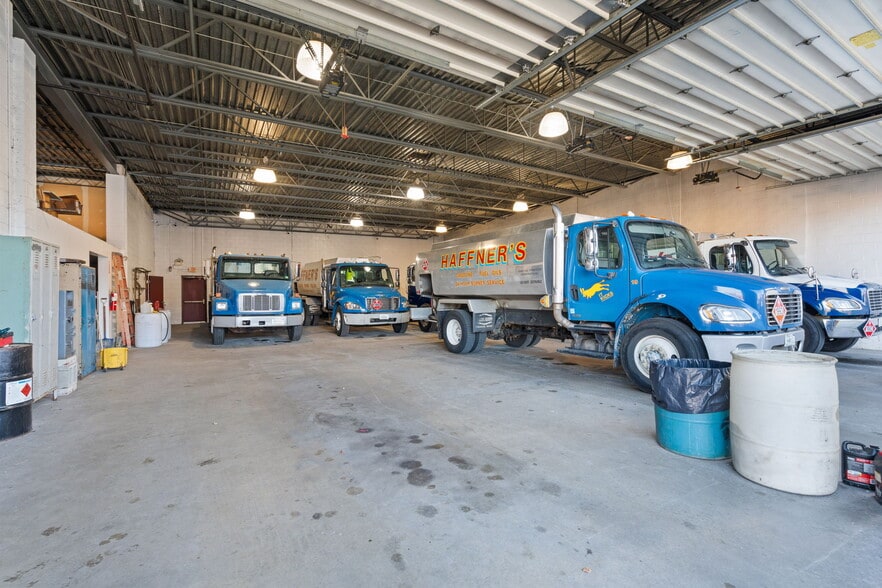 Portfolio of 2 For Sale portfolio of 2 properties for sale on LoopNet.com - Building Photo - Image 3 of 7