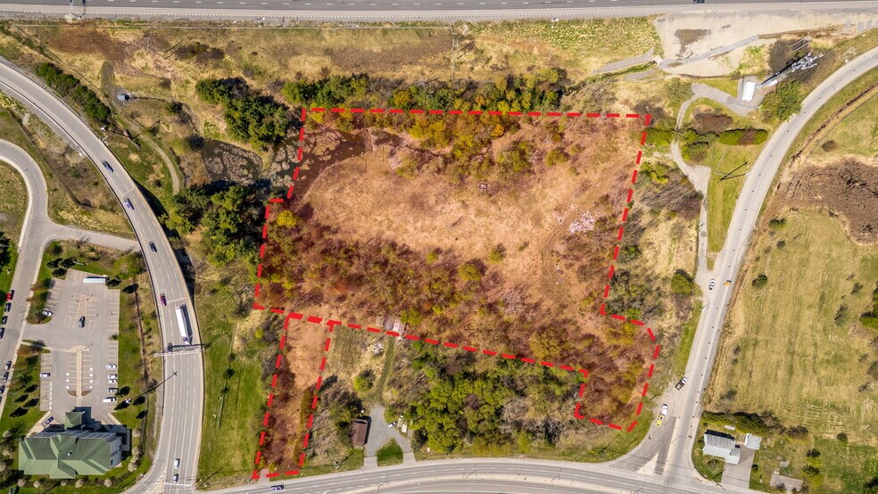 3393 & 3449 St Joseph Boulevard portfolio of 2 properties for sale on LoopNet.com - Building Photo - Image 2 of 7