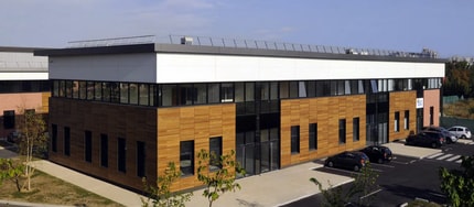 Rue Du Commandant D'Estienne D'Orves, Villeneuve-la-Garenne for lease Building Photo- Image 2 of 8