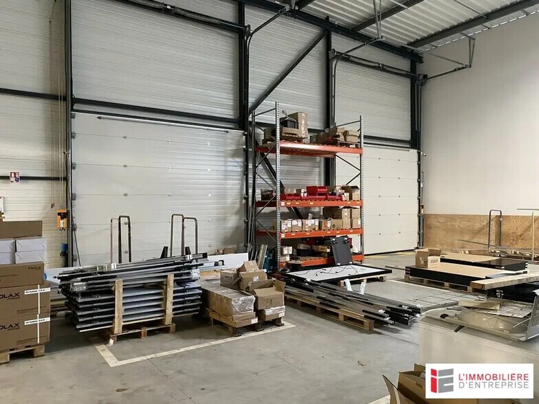 Office in Quéven for lease - Interior Photo - Image 1 of 8