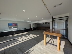 2615 Charlestown Rd, New Albany, IN for lease Interior Photo- Image 1 of 16