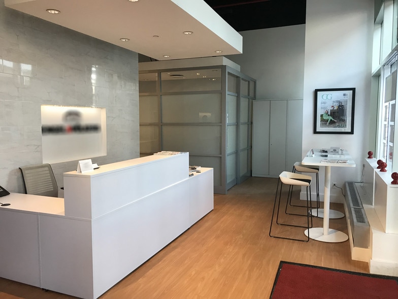 215 9th Ave SW, Calgary, AB for lease - Interior Photo - Image 3 of 18