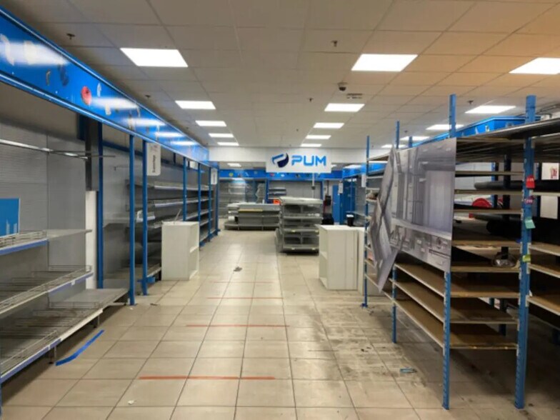 12 Rue Van Gogh, Paris for lease - Interior Photo - Image 2 of 2