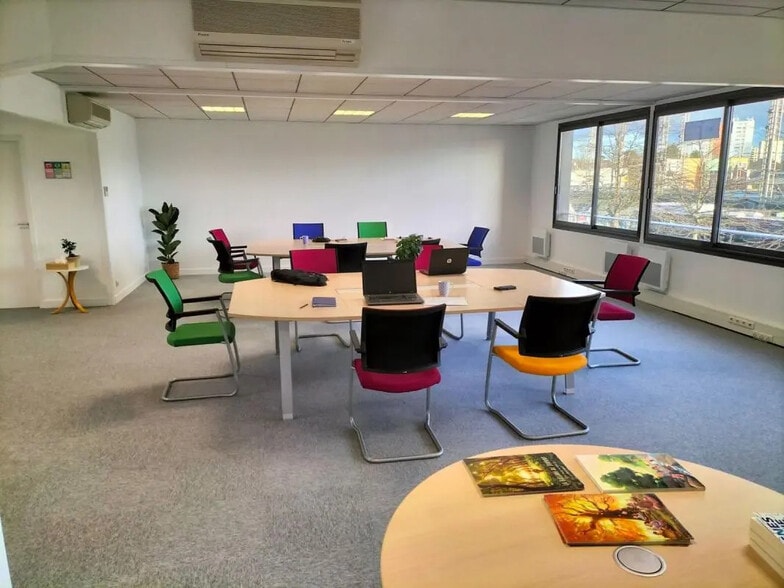 2 Rue Du Wattman, Orvault for lease - Interior Photo - Image 3 of 9