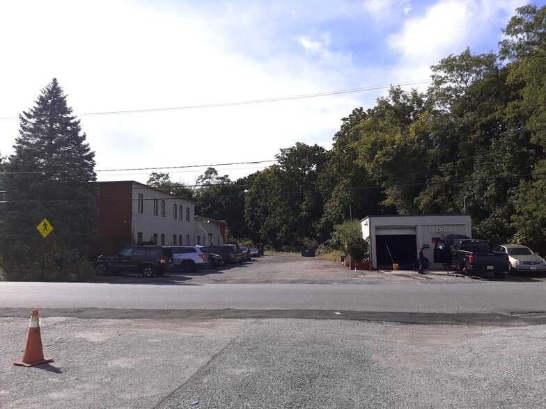 31 Walnut St, New Windsor Township, NY for sale - Building Photo - Image 3 of 24