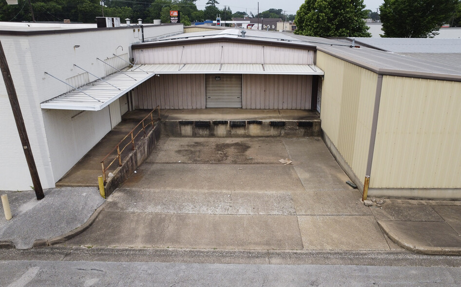 1905 W Gentry Pky, Tyler, TX for sale - Building Photo - Image 3 of 14