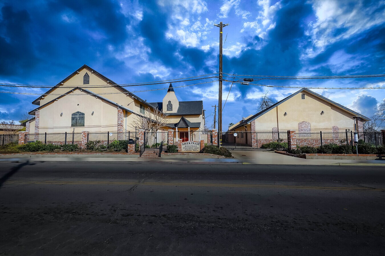 1304 Oildale Dr, Bakersfield, CA 93308