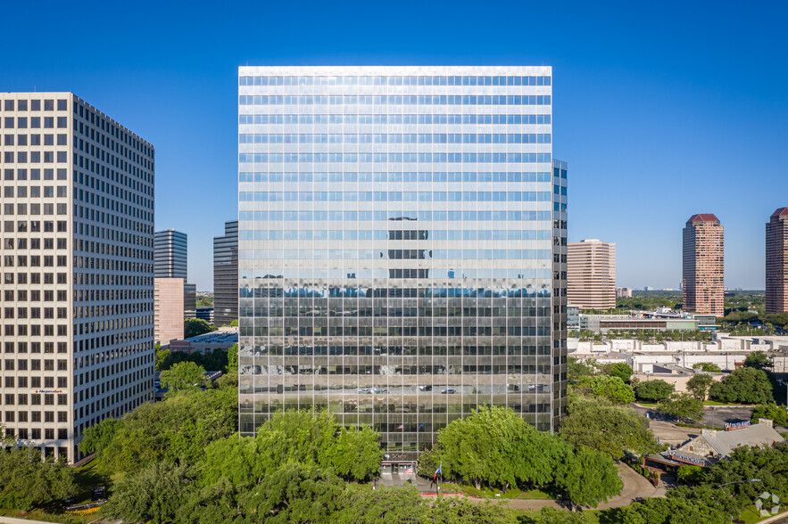 1900 West Loop S, Houston, TX for lease - Building Photo - Image 2 of 16