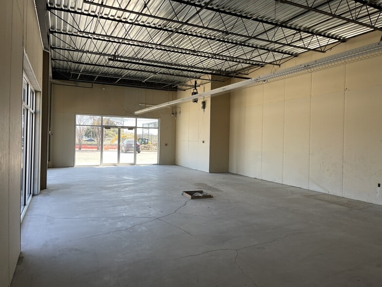 9900 S I-35, Austin, TX for lease - Building Photo - Image 2 of 2