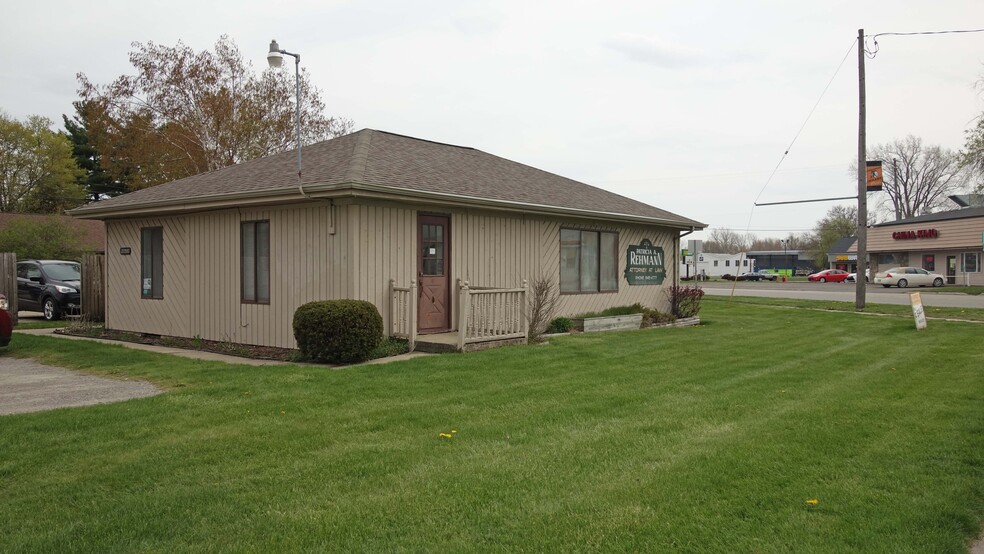 1200 W Broad St, Chesaning, MI for sale - Building Photo - Image 1 of 1