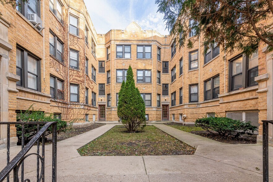 7325 N Honore St, Chicago, IL for sale - Primary Photo - Image 1 of 1