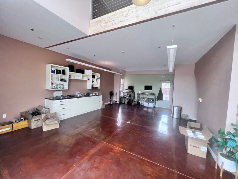 1331 7th St, Berkeley, CA for lease - Interior Photo - Image 3 of 12