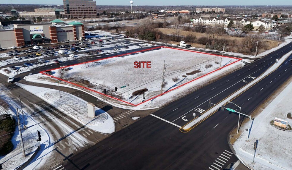 3300 Finley Rd, Downers Grove, IL for sale Building Photo- Image 1 of 3