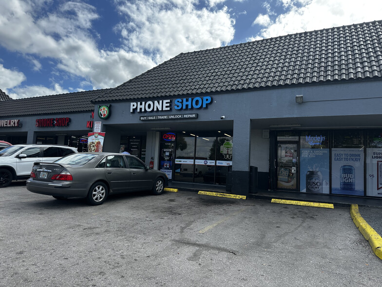 13010-13180 W State Road 84, Davie, FL for lease - Building Photo - Image 1 of 13