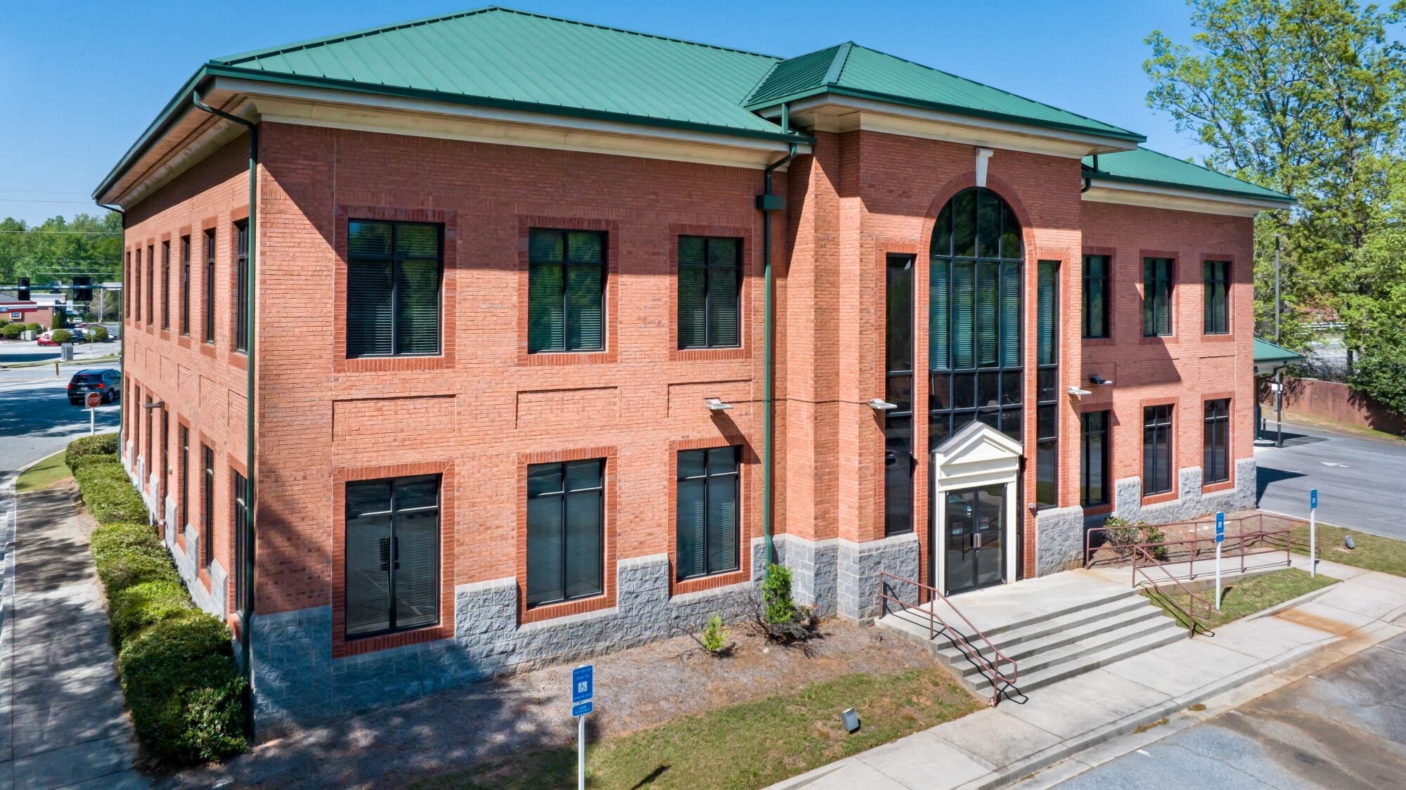 525 E Crossville Rd, Roswell, GA for lease Primary Photo- Image 1 of 15