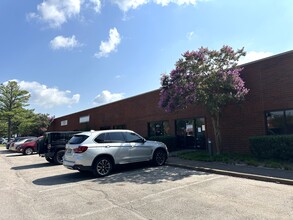 2170 Business Center Dr, Memphis, TN for lease Building Photo- Image 2 of 18