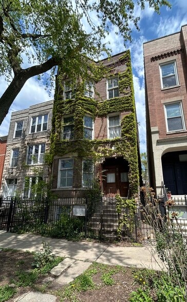2620 W Evergreen Ave, Chicago, IL for sale - Primary Photo - Image 1 of 19