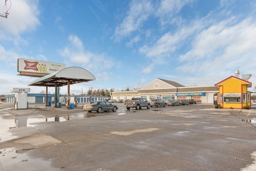 288 Blairs Ferry Rd NE, Cedar Rapids, IA 52402