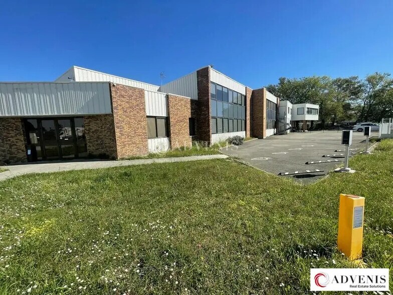 Office in Gradignan for lease - Building Photo - Image 2 of 12