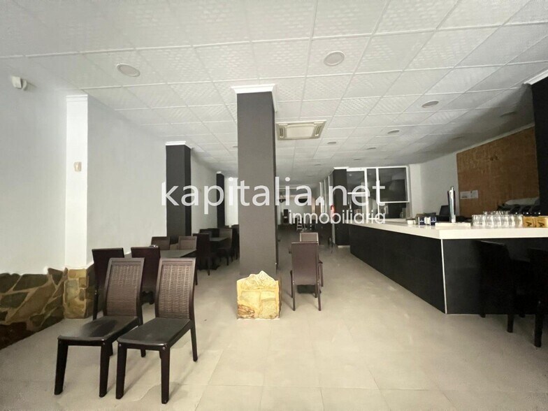 Retail in Ontinyent, Valencia for lease - Building Photo - Image 1 of 8
