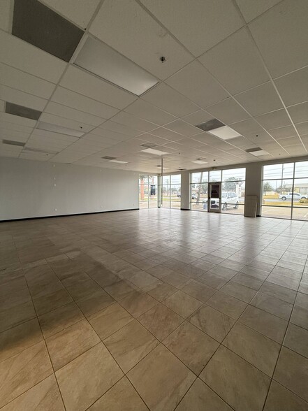 2228 Trenton Rd, McAllen, TX for lease - Building Photo - Image 2 of 13