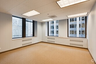 205 W Wacker Dr, Chicago, IL for sale Interior Photo- Image 2 of 9