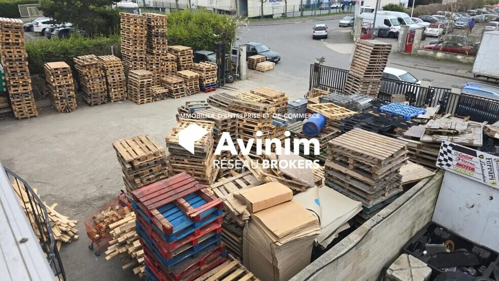 Industrial in Goussainville for sale - Building Photo - Image 3 of 14