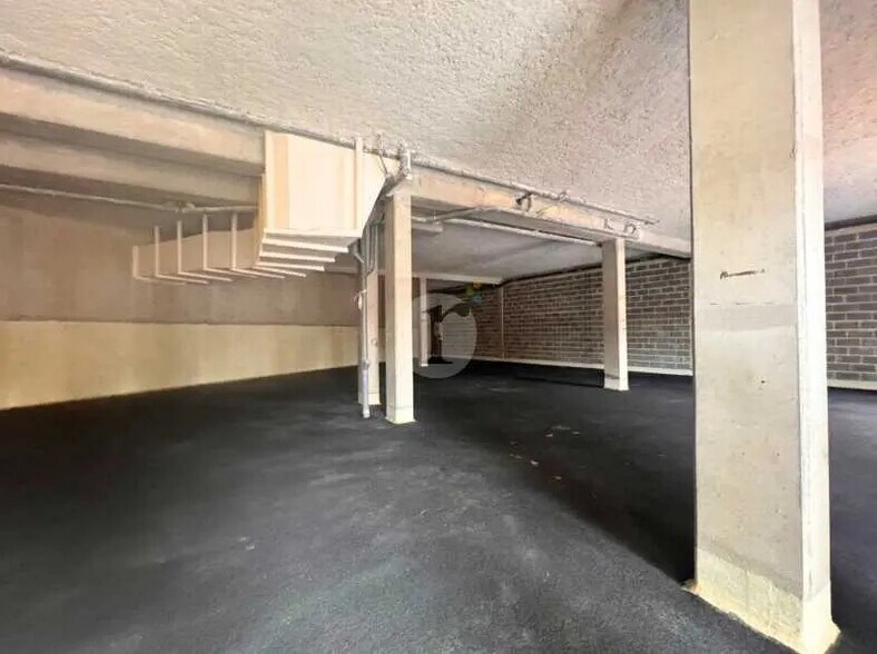 Retail in Wattrelos for lease - Interior Photo - Image 3 of 5