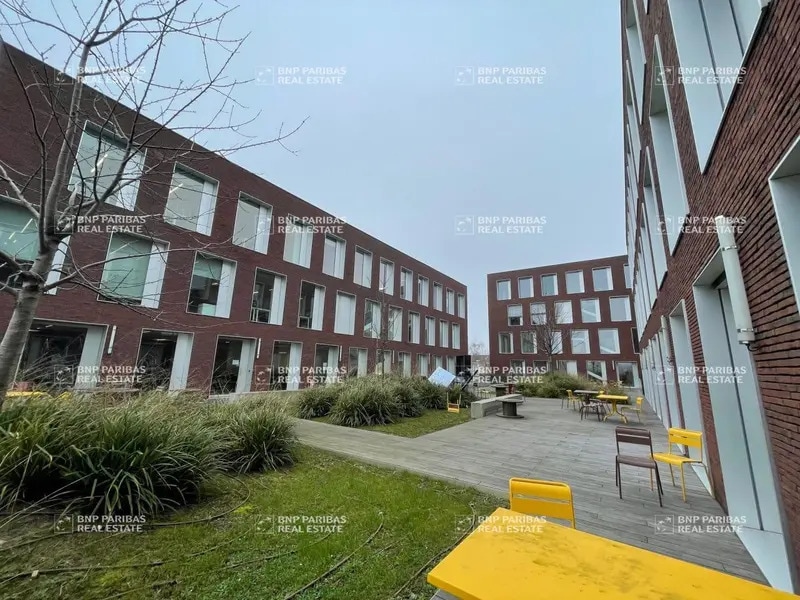 82 Rue Winston Churchill, Lille for lease Building Photo- Image 1 of 17