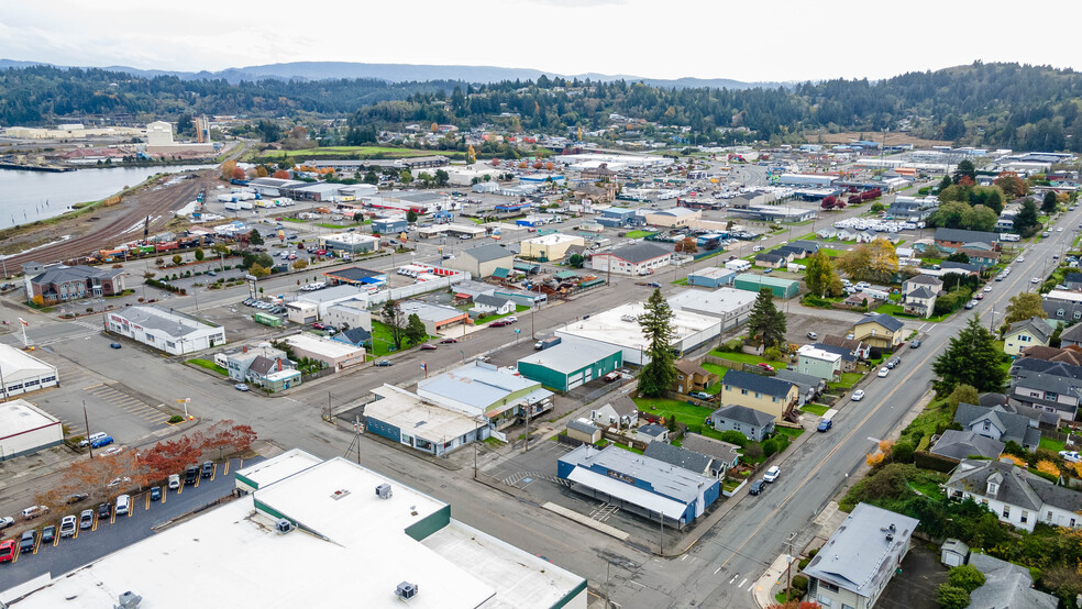 275 Golden Ave, Coos Bay, OR for sale - Building Photo - Image 3 of 64