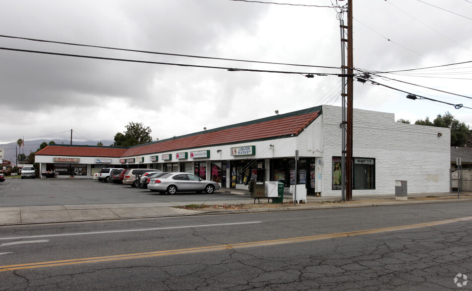 300-338 N San Jacinto St, Hemet, CA for lease - Building Photo - Image 1 of 5