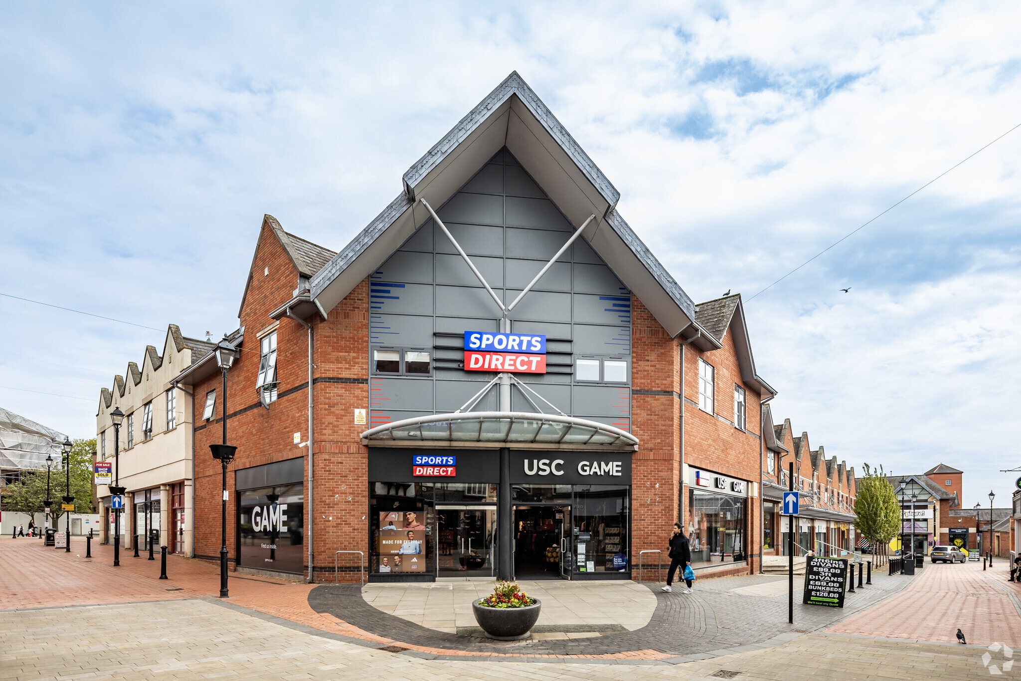 Henblas St, Wrexham for sale Primary Photo- Image 1 of 1