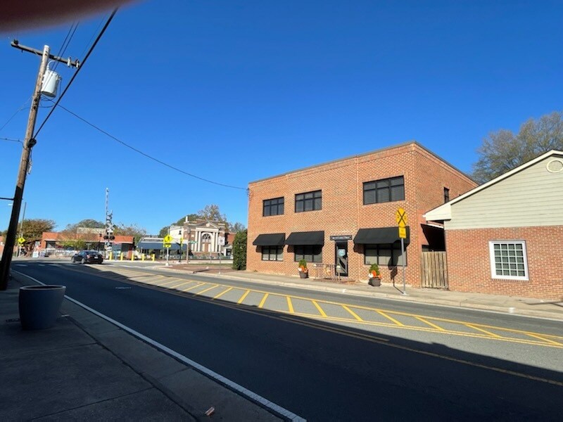 100 England St, Ashland, VA 23005 Office for Lease