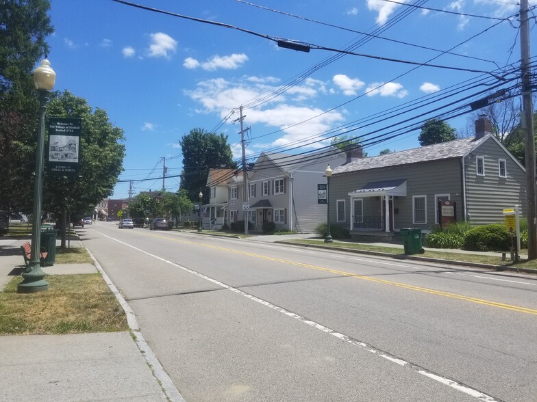 1072 Main St, Fishkill, NY for sale - Building Photo - Image 1 of 1