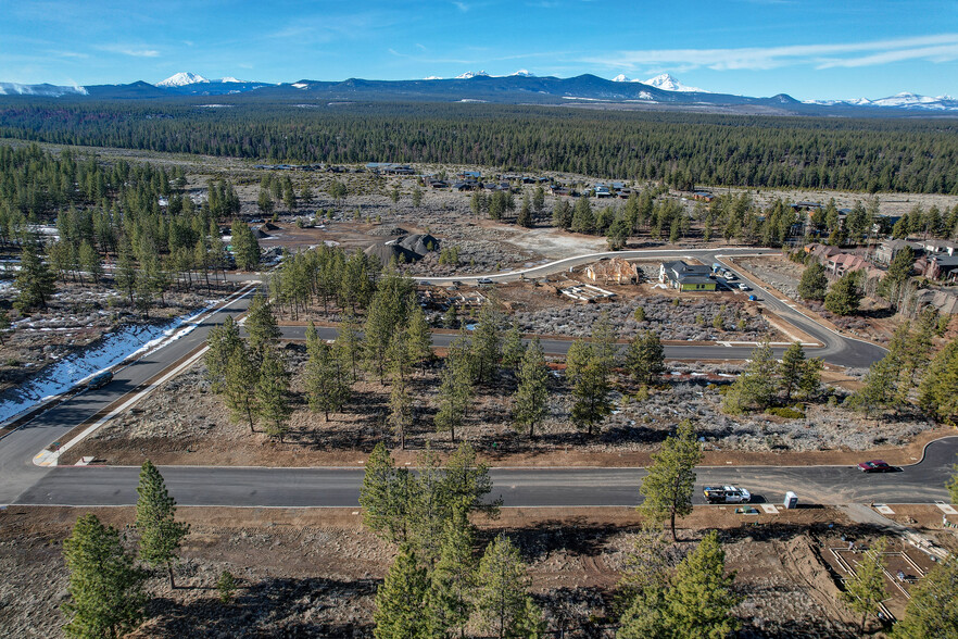 3225 Shevlin Park Road, Bend, OR for sale - Building Photo - Image 3 of 12