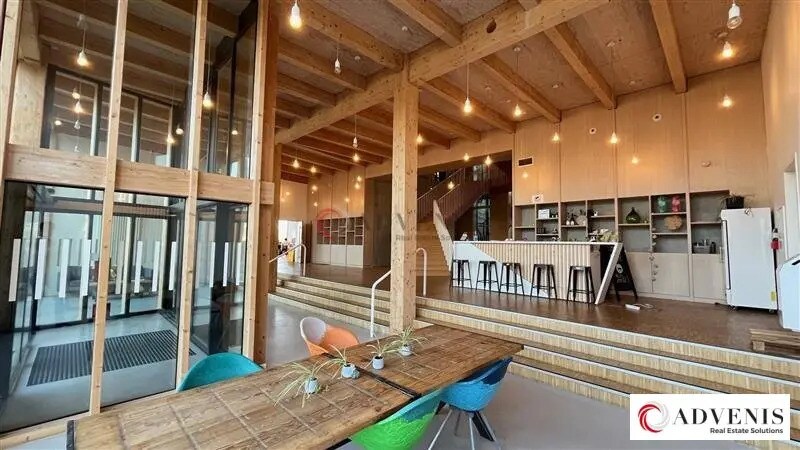 Office in Bordeaux for lease - Interior Photo - Image 2 of 12