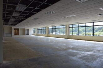 6161 American Blvd, Bloomington, MN for lease Interior Photo- Image 2 of 2