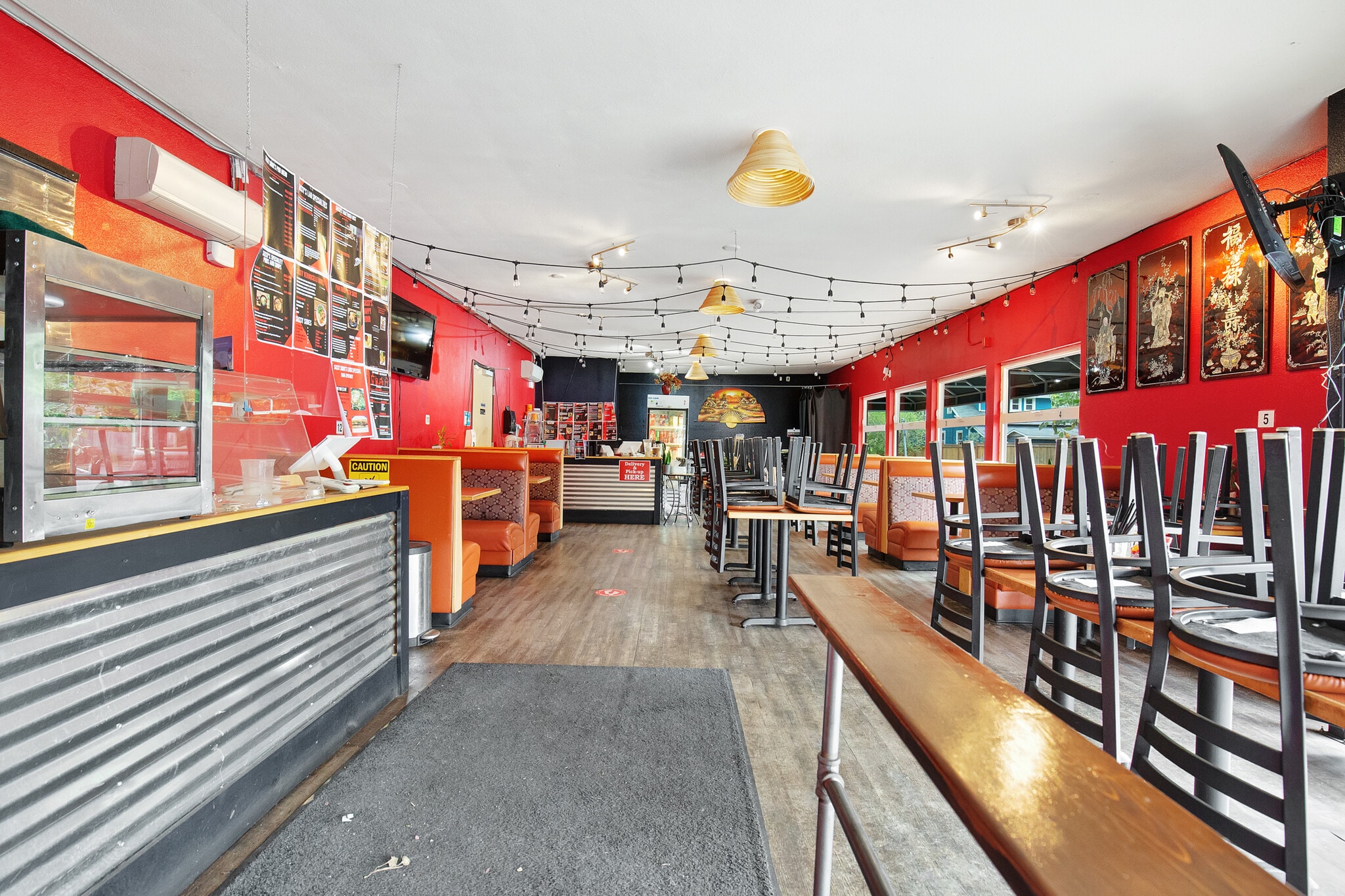 5003 N Lombard St, Portland, OR for sale Interior Photo- Image 1 of 14