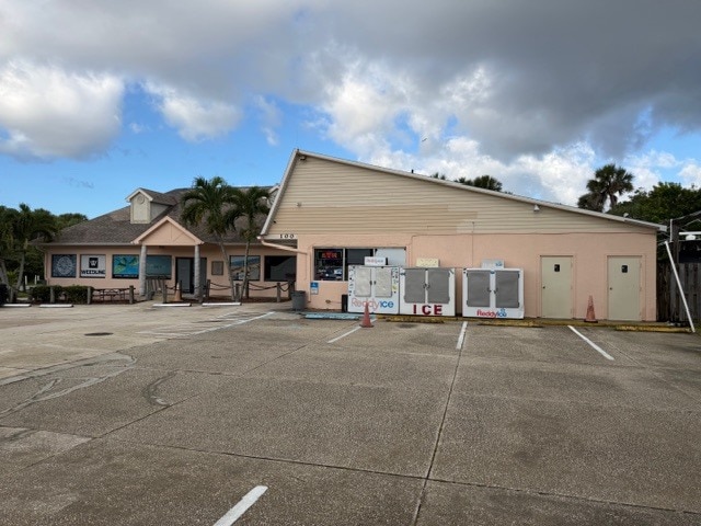100 Long Point Rd, Melbourne Beach, FL for lease - Building Photo - Image 3 of 14
